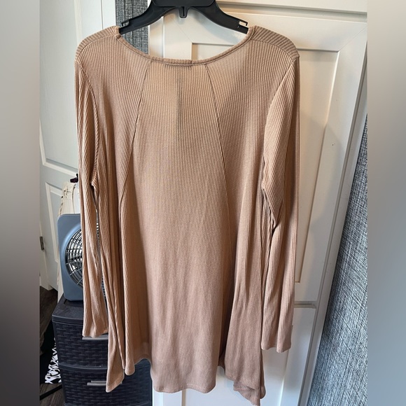 Brown light sweater - Picture 2 of 3